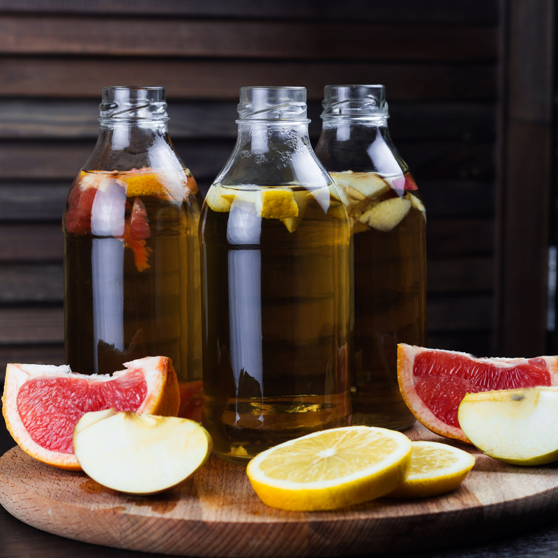 Kombucha, urteinfusioner og hybenbobler – Udforskning af sunde drikkevarer 